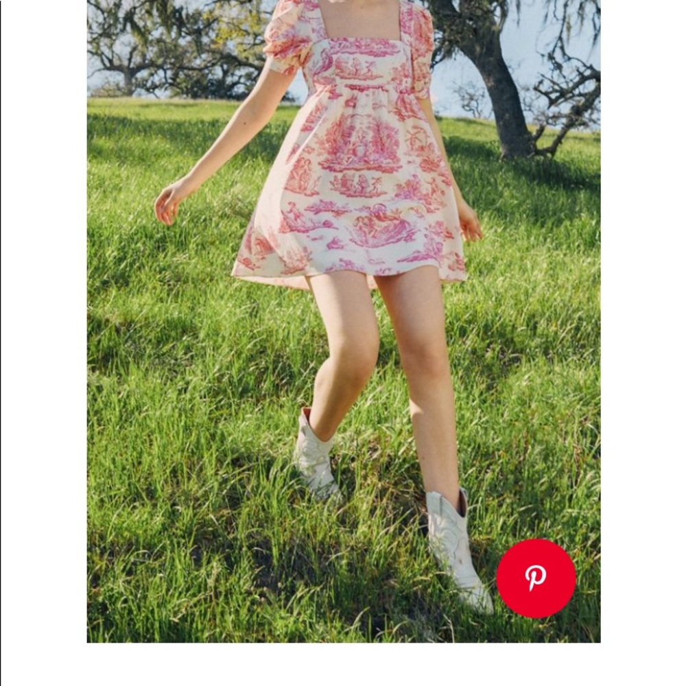 LOOKING FOR UO LAURA ASHLEY